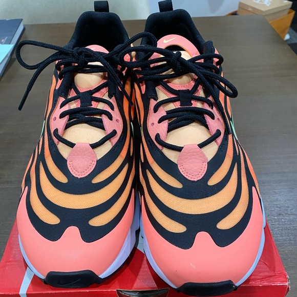 Nike Air Max - Picture 2 of 5